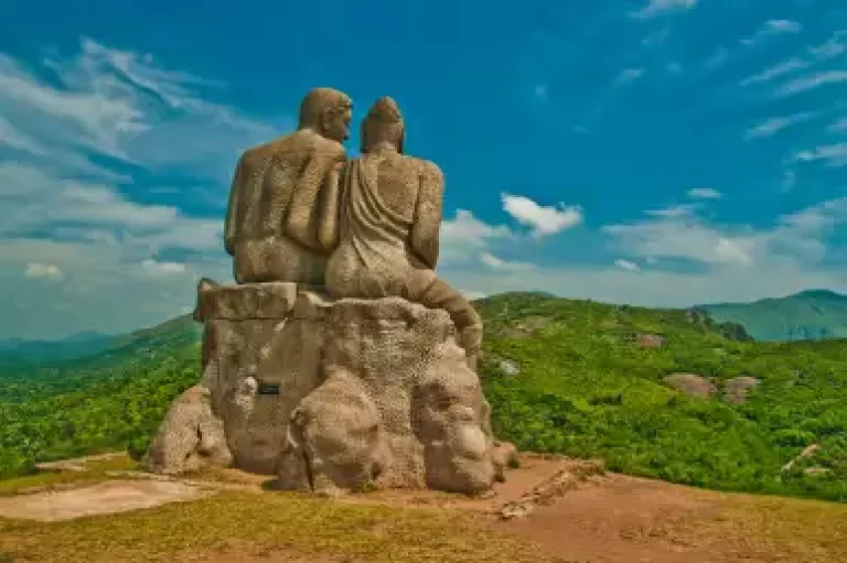 Statue of Kuruvan & Kuruthi Triphills.com