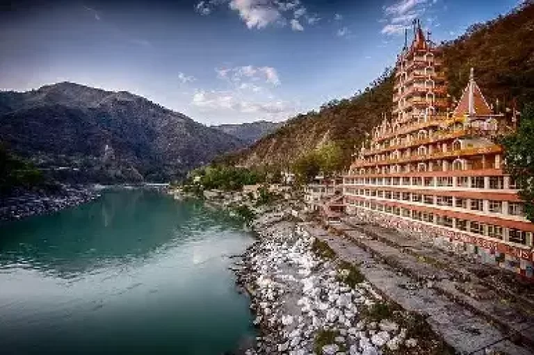 Lakshman Jhula triphills.com