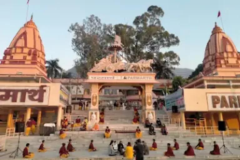 Parmarth Niketan triphills.com