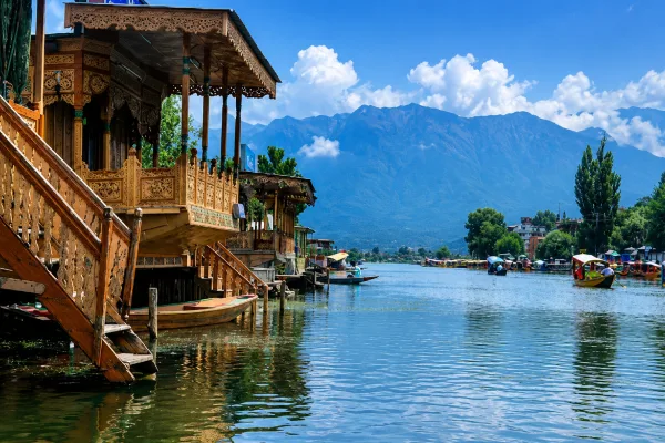 Dal Lake houseboat