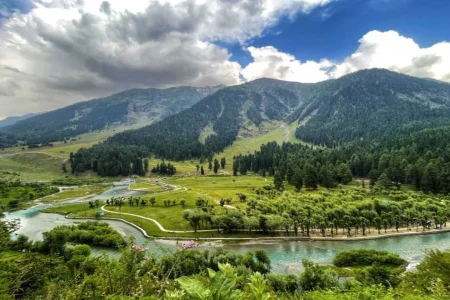 Best Time to Visit Kashmir: A Month-by-Month Travel Guide