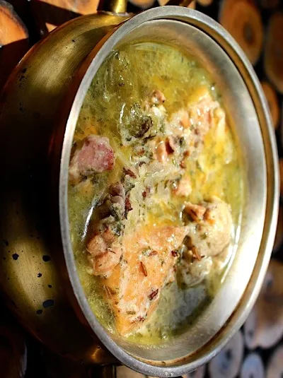 Yakhni
Mutton slow-cooked in a delicate yoghurt gravy with fennel, dry mint, and whole spices — creamy, aromatic, and gently tangy.