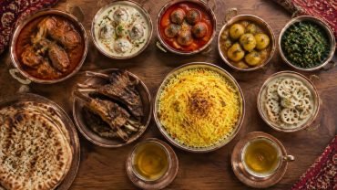 Local Food in Kashmir You Must Try: 15 Traditional Dishes